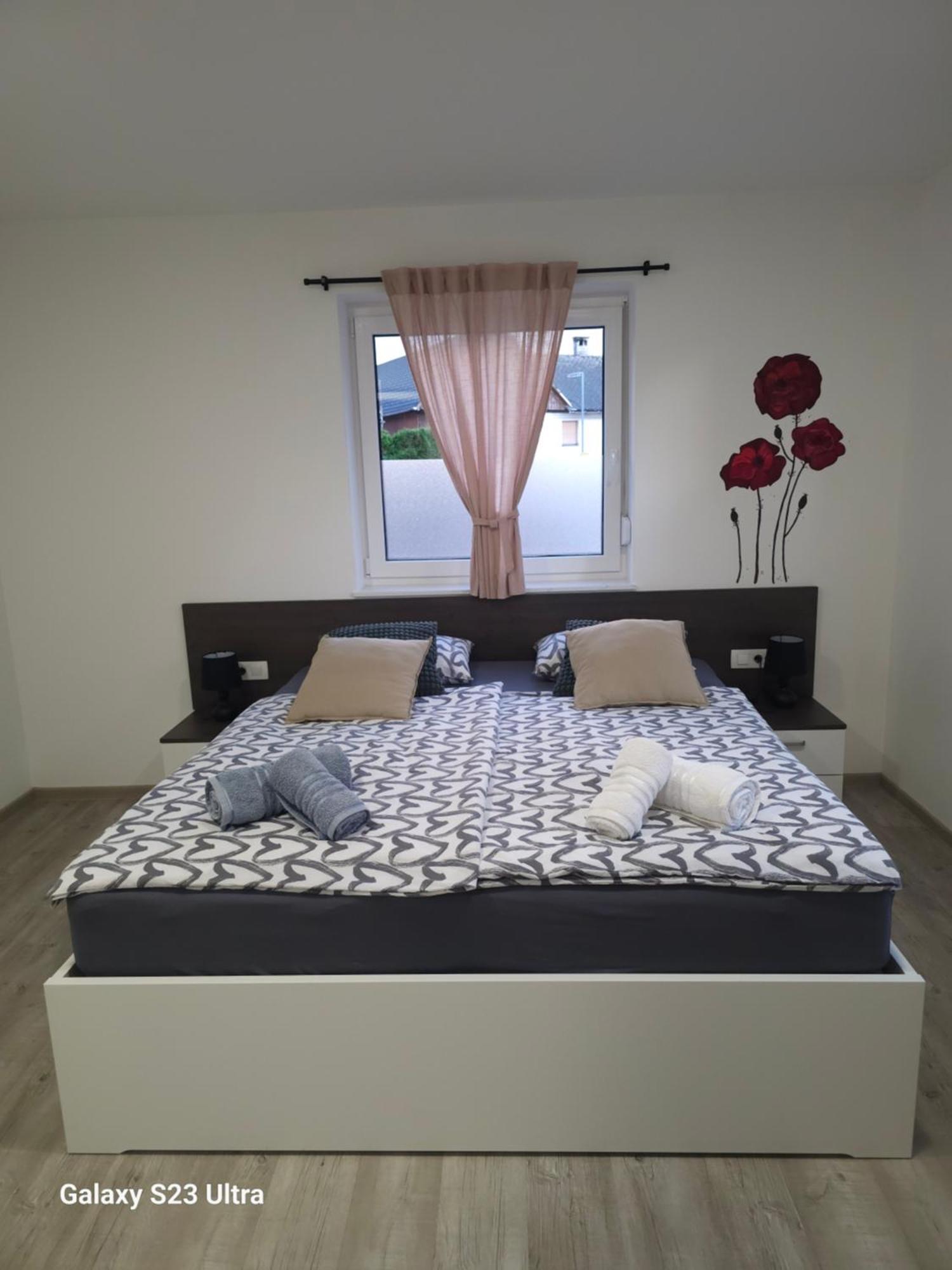 Prima Countryside Apartments Zirovnica Habitación foto